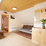 דירה And Kravanja