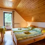 דירה And Kravanja