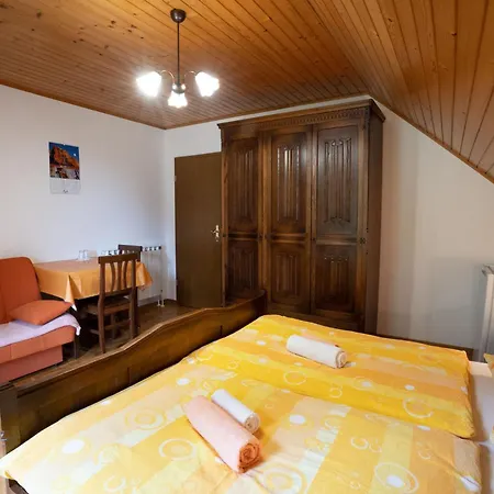 And Kravanja Apartment