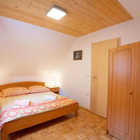 Apartment And Kravanja Trenta