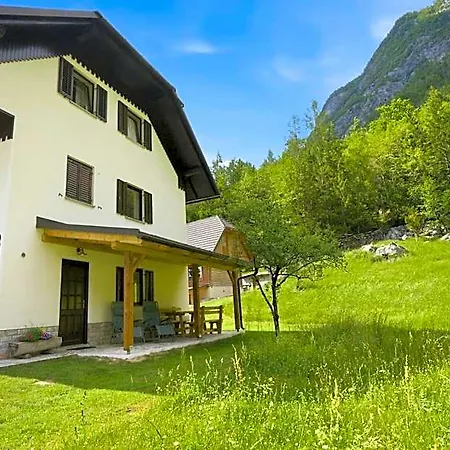 Apartment And Kravanja *